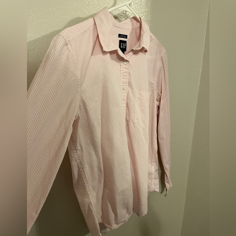 NWOT GAP Women’s Light Pink Striped Button Down Shirt - Picture 2 of 7
